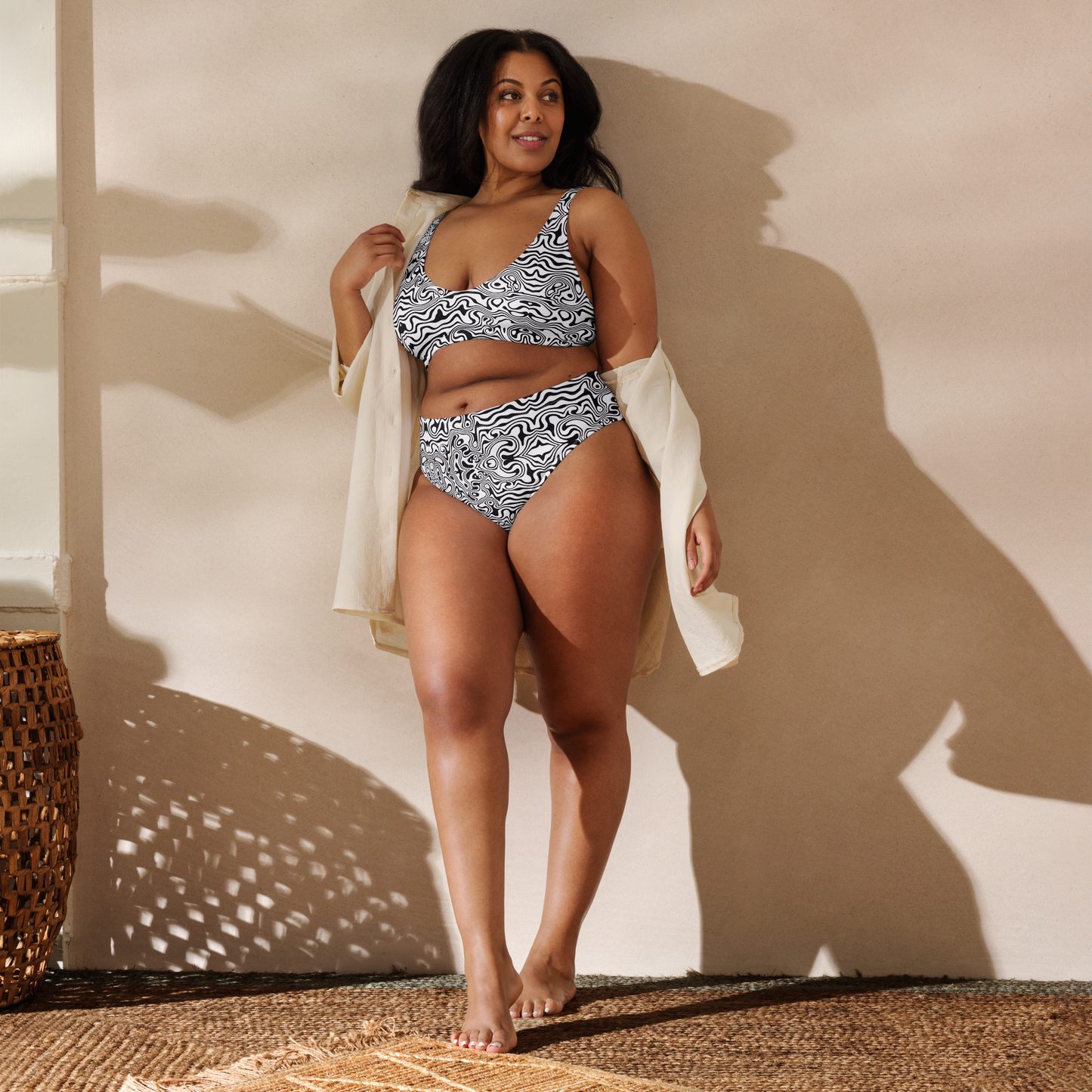 High-waisted bikini (Noir Noodle)