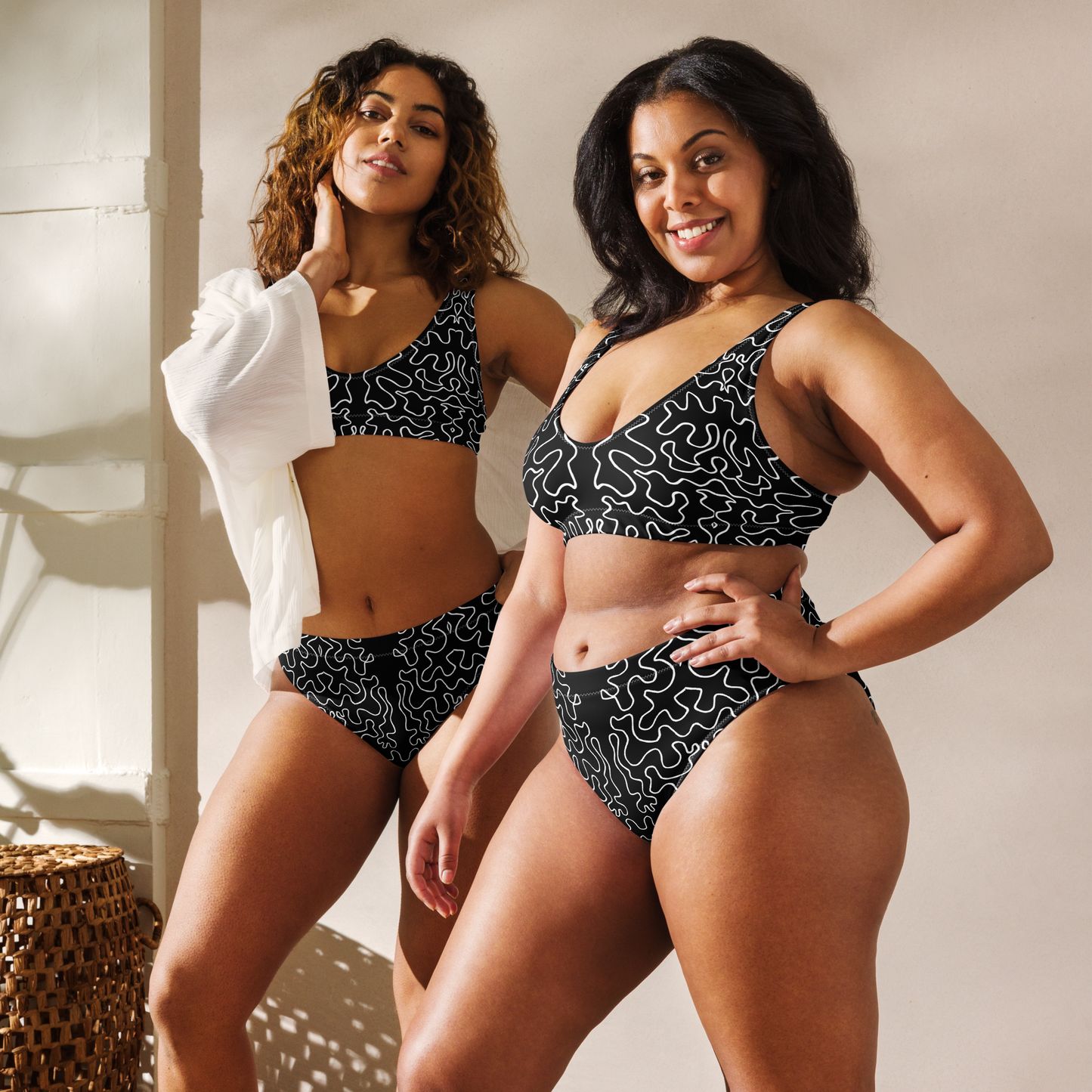 High-waisted bikini (Black & White Squiggle)