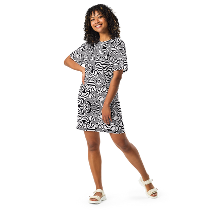 T-shirt dress (Noir Noodle)